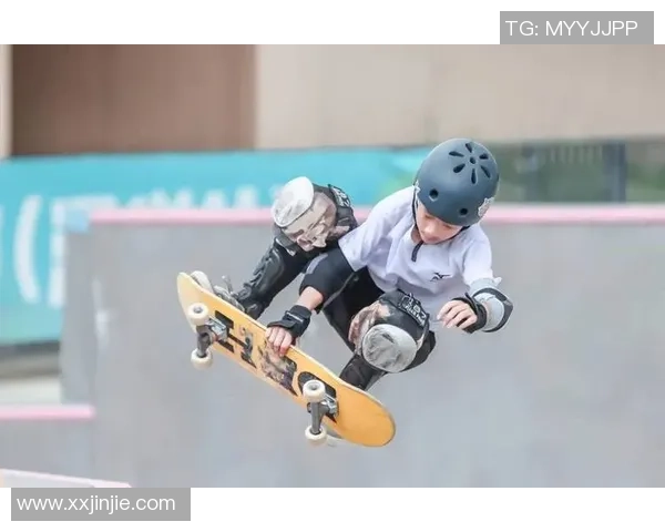 重庆滑板队与北京滑板队赛后复盘分析比赛节奏与战术对决